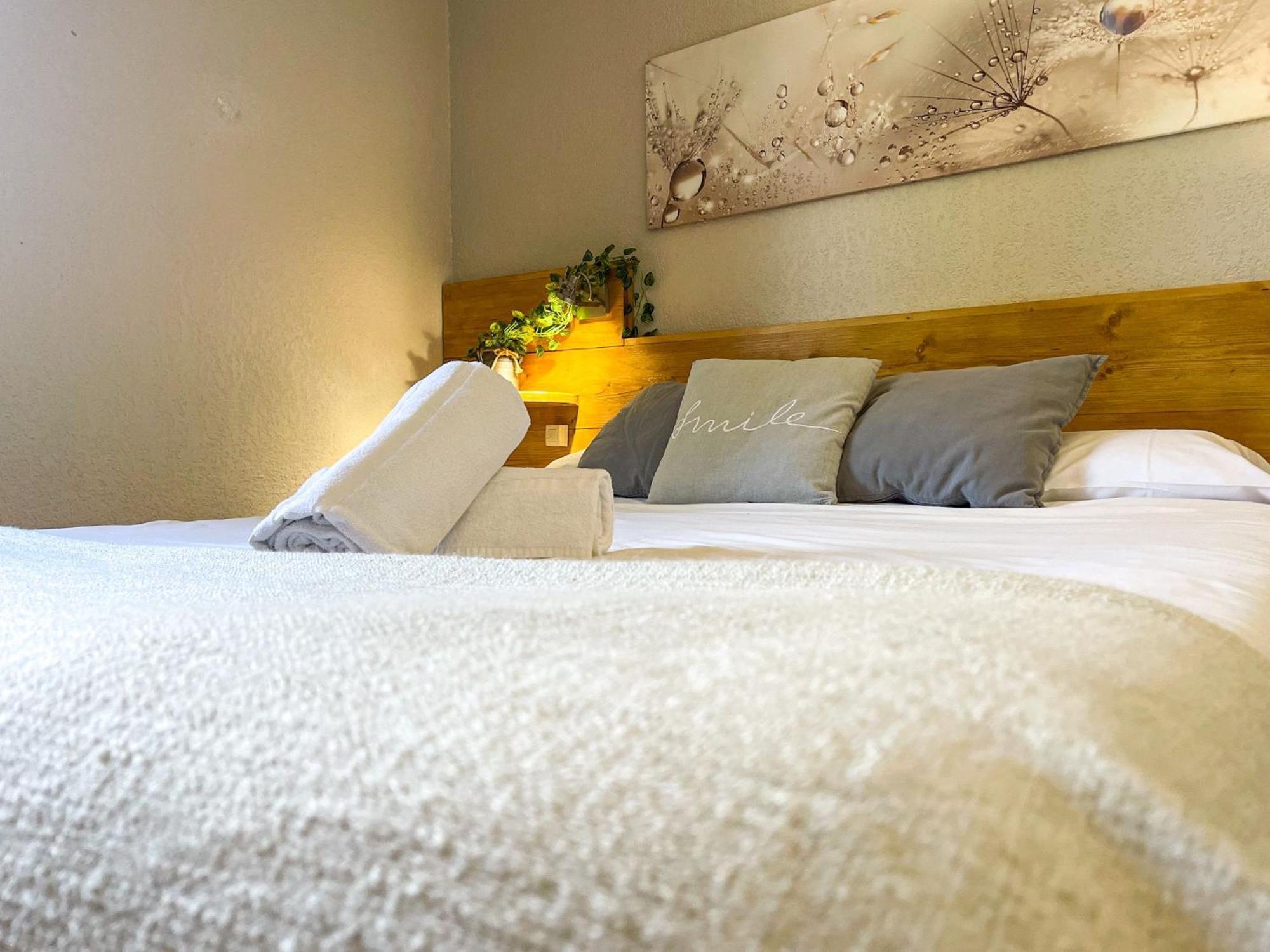Apartamento Ideal Para Parejas En Enveitg Экстерьер фото